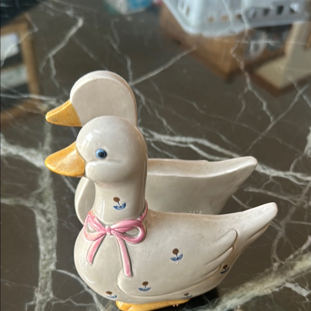 OTAGIRI JAPAN CERAMIC Light Grey and Pink Decorative Duck NAPKIN HOLDER